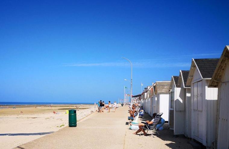 Lamaisonnette 500M Plage Juno Beach Bernieres-sur-Mer Room photo